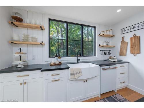 27 Tweedle Street, Glen Williams, ON - Indoor Photo Showing Kitchen