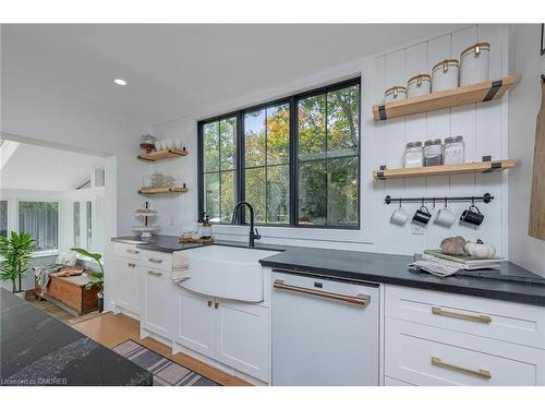 27 Tweedle Street, Glen Williams, ON - Indoor Photo Showing Kitchen