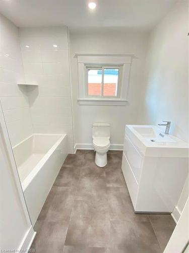 159 Geneva Street, St. Catharines, ON - Indoor Photo Showing Bathroom