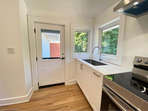 159 Geneva Street, St. Catharines, ON - Indoor Photo Showing Kitchen