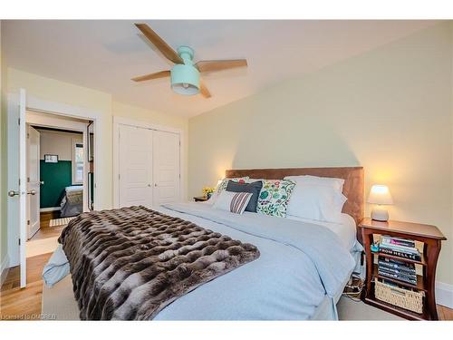 433 Pinegrove Road, Oakville, ON - Indoor Photo Showing Bedroom