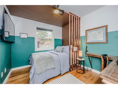 433 Pinegrove Road, Oakville, ON - Indoor Photo Showing Bedroom