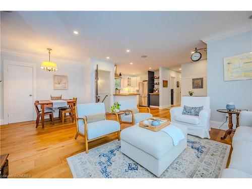 433 Pinegrove Road, Oakville, ON - Indoor Photo Showing Living Room