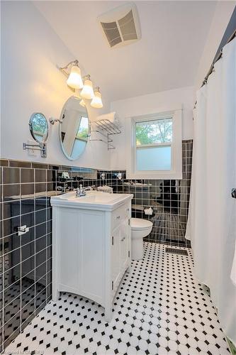 433 Pinegrove Road, Oakville, ON - Indoor Photo Showing Bathroom