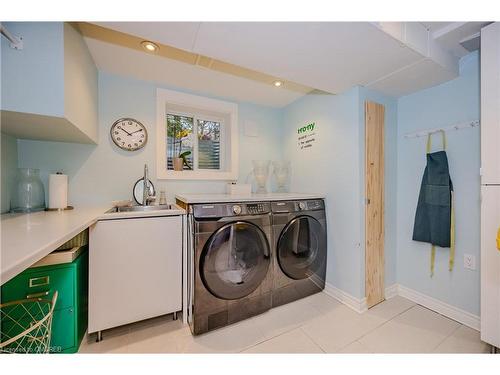 433 Pinegrove Road, Oakville, ON - Indoor Photo Showing Laundry Room