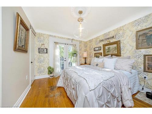 62 Nelson Court, Halton Hills, ON - Indoor Photo Showing Bedroom