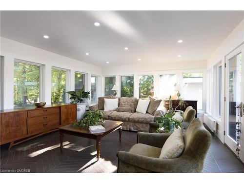 416 Trafalgar Road, Oakville, ON - Indoor Photo Showing Living Room