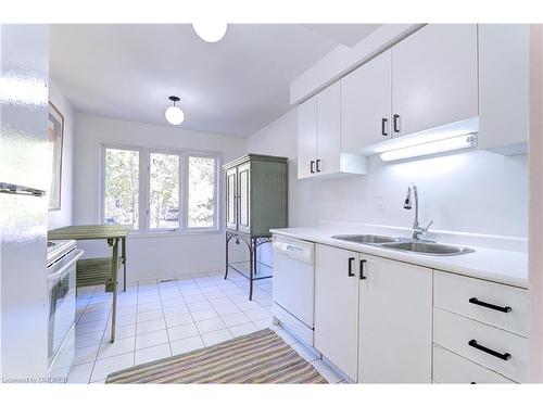 1126 Beechnut Road, Oakville, ON - Indoor Photo Showing Kitchen With Double Sink