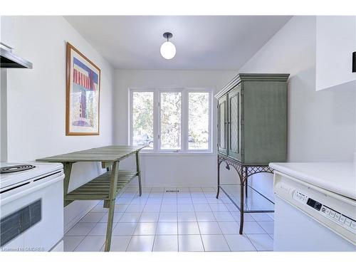 1126 Beechnut Road, Oakville, ON - Indoor Photo Showing Kitchen