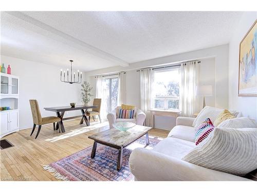 1126 Beechnut Road, Oakville, ON - Indoor Photo Showing Living Room