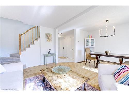 1126 Beechnut Road, Oakville, ON - Indoor Photo Showing Living Room