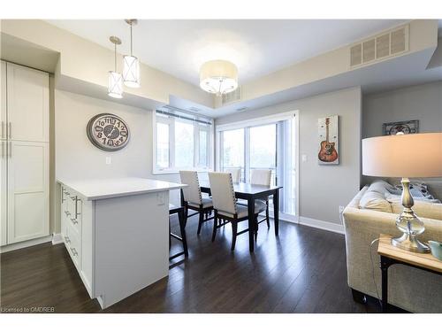 204-128 Garden Drive, Oakville, ON - Indoor Photo Showing Dining Room