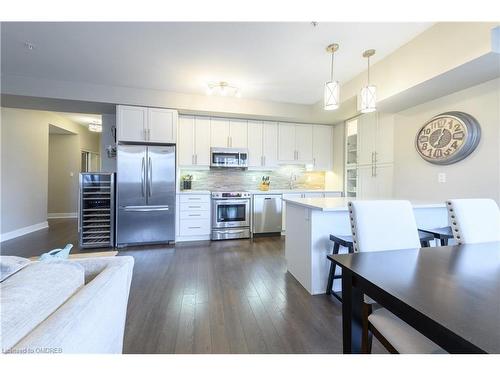 204-128 Garden Drive, Oakville, ON - Indoor Photo Showing Kitchen With Upgraded Kitchen