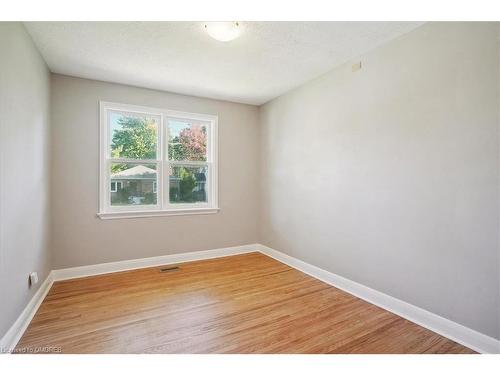 584 Lorne Street, Burlington, ON - Indoor Photo Showing Other Room