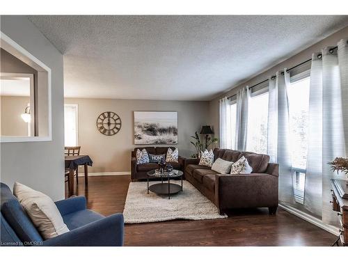 34 Milton Heights Crescent, Milton, ON - Indoor Photo Showing Living Room