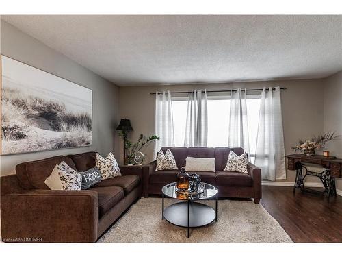 34 Milton Heights Crescent, Milton, ON - Indoor Photo Showing Living Room