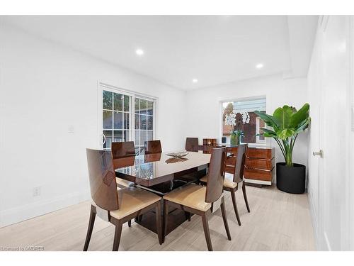 5709 Dorchester Road, Niagara Falls, ON - Indoor Photo Showing Dining Room