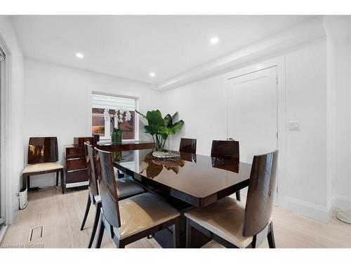 5709 Dorchester Road, Niagara Falls, ON - Indoor Photo Showing Dining Room