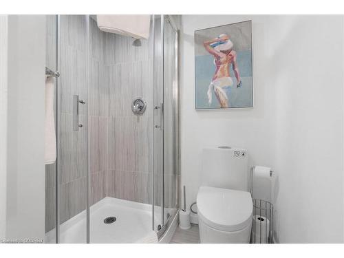 5709 Dorchester Road, Niagara Falls, ON - Indoor Photo Showing Bathroom