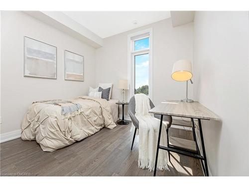 84-721 Lawrence Avenue West Avenue W, Toronto, ON - Indoor Photo Showing Bedroom