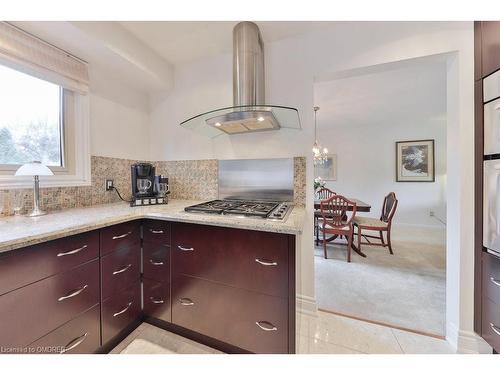 981 Valdese Drive, Mississauga, ON - Indoor Photo Showing Kitchen