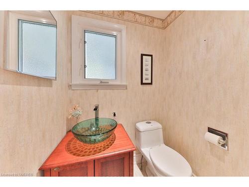 981 Valdese Drive, Mississauga, ON - Indoor Photo Showing Bathroom