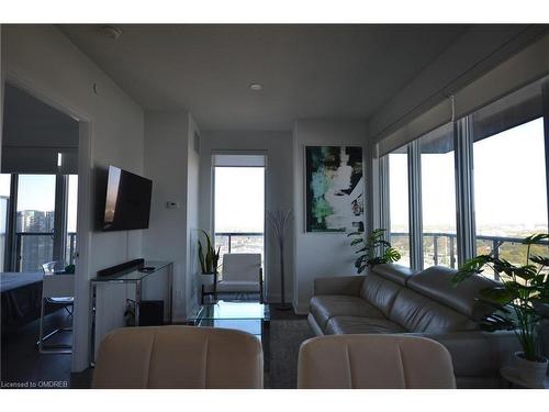 2708-56 Annie Craig Drive, Toronto, ON - Indoor Photo Showing Living Room