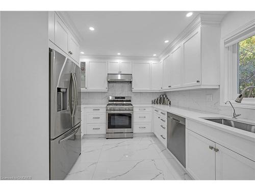 1359 Saddler Circle, Oakville, ON - Indoor Photo Showing Kitchen With Stainless Steel Kitchen