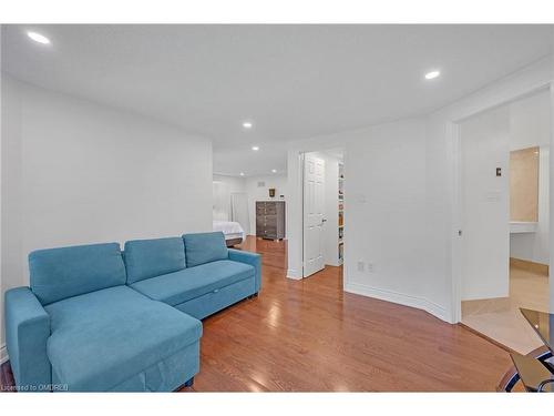 1359 Saddler Circle, Oakville, ON - Indoor Photo Showing Living Room