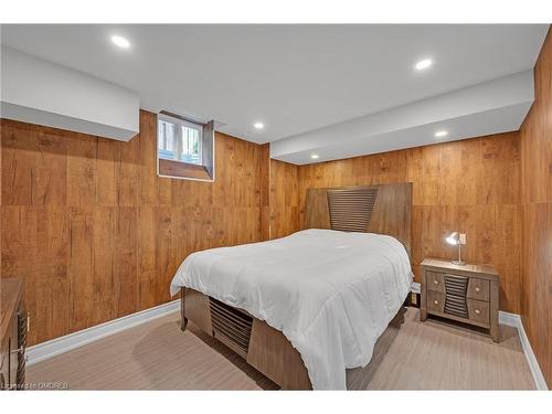 1359 Saddler Circle, Oakville, ON - Indoor Photo Showing Bedroom