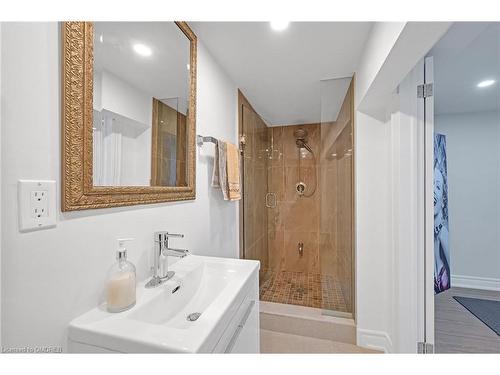 1359 Saddler Circle, Oakville, ON - Indoor Photo Showing Bathroom