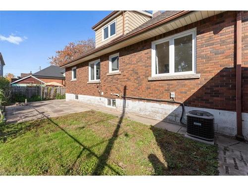 106 Simcoe Street E, Hamilton, ON - Outdoor With Exterior