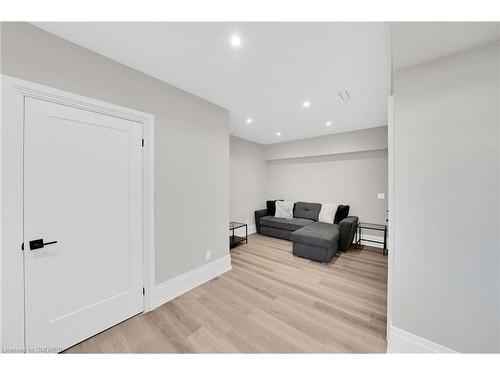 3232 Guelph Line, Burlington, ON - Indoor