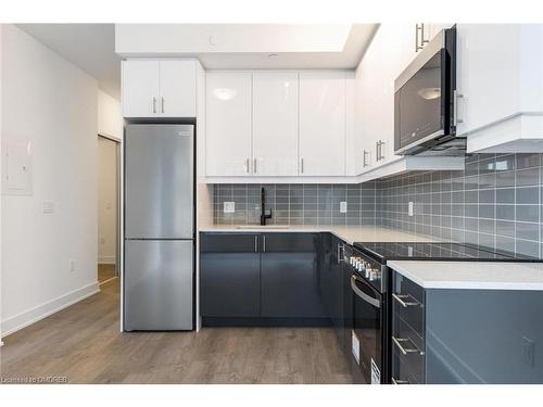 336-2343 Khalsa Gate, Oakville, ON - Indoor Photo Showing Kitchen With Stainless Steel Kitchen With Upgraded Kitchen