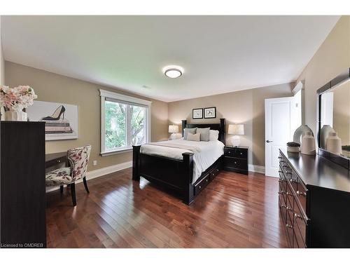 3168 Lakeshore Road W, Oakville, ON - Indoor Photo Showing Bedroom