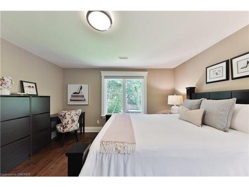 3168 Lakeshore Road W, Oakville, ON - Indoor Photo Showing Bedroom