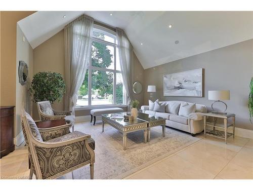 3168 Lakeshore Road W, Oakville, ON - Indoor Photo Showing Living Room