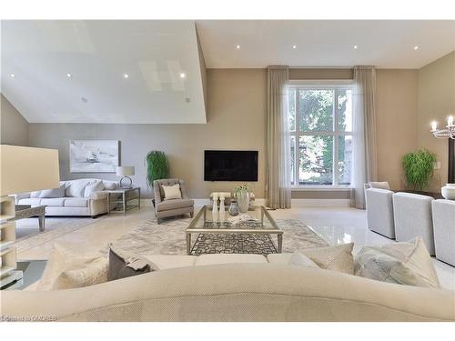 3168 Lakeshore Road W, Oakville, ON - Indoor Photo Showing Living Room