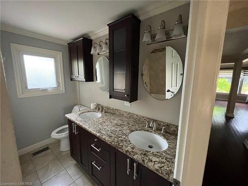 Main Level-643 Gayne Boulevard, Burlington, ON - Indoor Photo Showing Bathroom