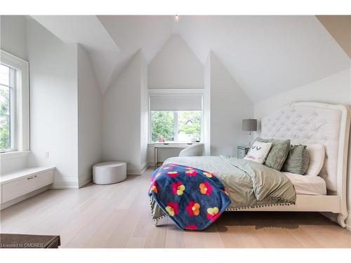 604 Maplehurst Avenue, Oakville, ON - Indoor Photo Showing Bedroom