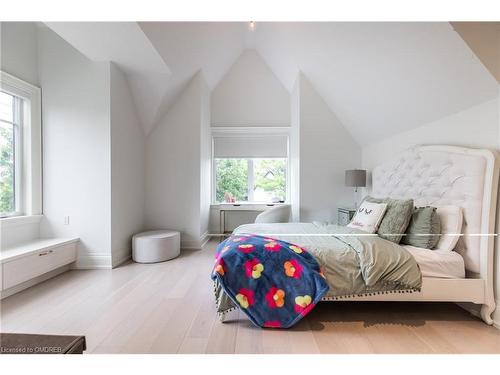 604 Maplehurst Avenue, Oakville, ON - Indoor Photo Showing Bedroom