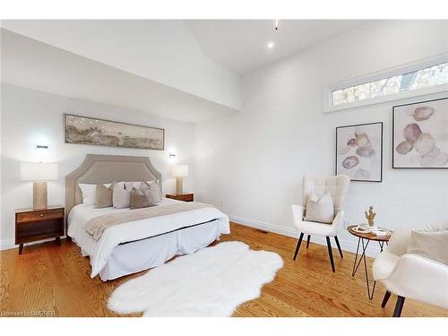 34 Maple Avenue, Dundas, ON - Indoor Photo Showing Bedroom