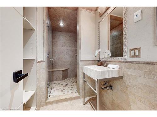 34 Maple Avenue, Dundas, ON - Indoor Photo Showing Bathroom