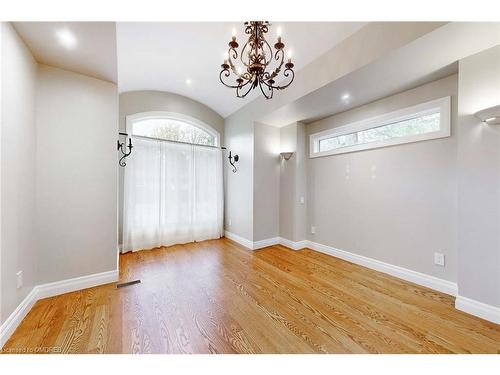 34 Maple Avenue, Dundas, ON - Indoor Photo Showing Other Room