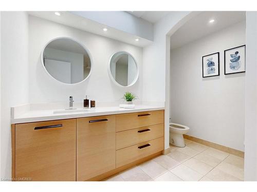 34 Maple Avenue, Dundas, ON - Indoor Photo Showing Bathroom