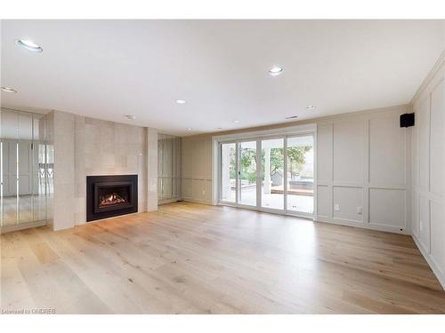 34 Maple Avenue, Dundas, ON - Indoor Photo Showing Living Room With Fireplace