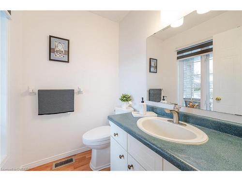 204 Country Club Drive, Guelph, ON - Indoor Photo Showing Bathroom