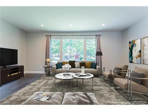 38 Black Walnut Drive, Kitchener, ON - Indoor Photo Showing Living Room