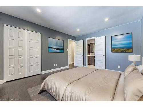 38 Black Walnut Drive, Kitchener, ON - Indoor Photo Showing Bedroom