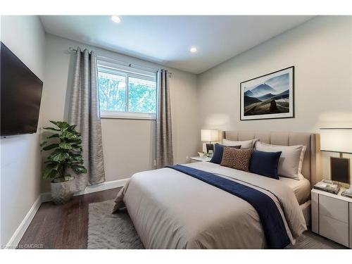 38 Black Walnut Drive, Kitchener, ON - Indoor Photo Showing Bedroom